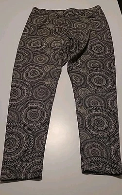 NWT Soft Surroundings Must Have Printed Leggings Womens LG Black Gray Geometric - Image 1 of 4