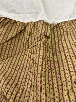 Chaps By Ralph Lauren Queen Size Bed Skirt 100% Cotton French Pattern - Image 1 of 4