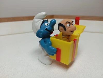 Schleich Jokey Schlumpf mit Geschenk - 40247 Schlümpfe Gargamels Kopf Feder Box - Bild 1 von 4