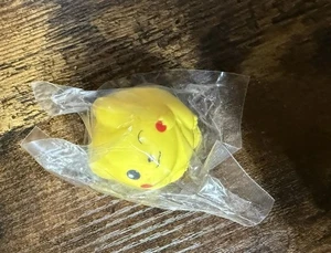 VINTAGE 2000 KELLOGS POKÉMON PIKACHU BATTLE TOP - Bild 1 von 3