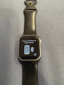 Apple Watch Series 4 Nike+ 40 mm Silver - Picture 1 of 2