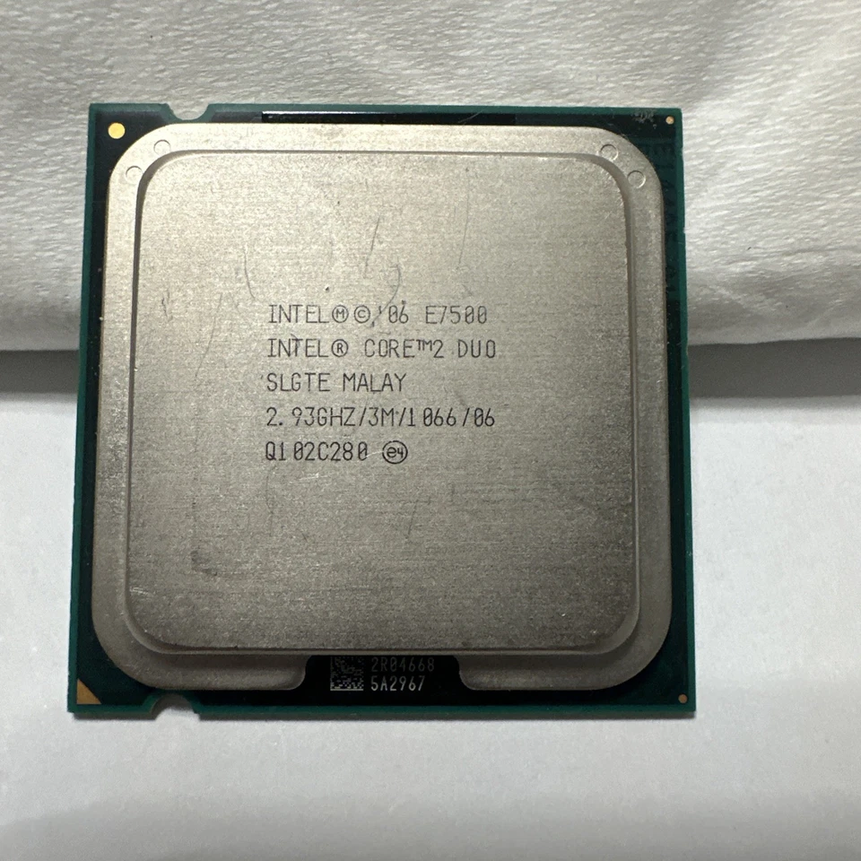 Intel® Core™2 Duo Processore E7500 3M Cache, 2.93 GHz, 1066 MHz FSB - Immagine 1 di 2