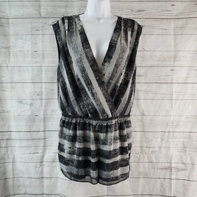 Romper feminino Rachel Roy tamanho pequeno cinza preto sem mangas gola V - Imagem 1 de 4