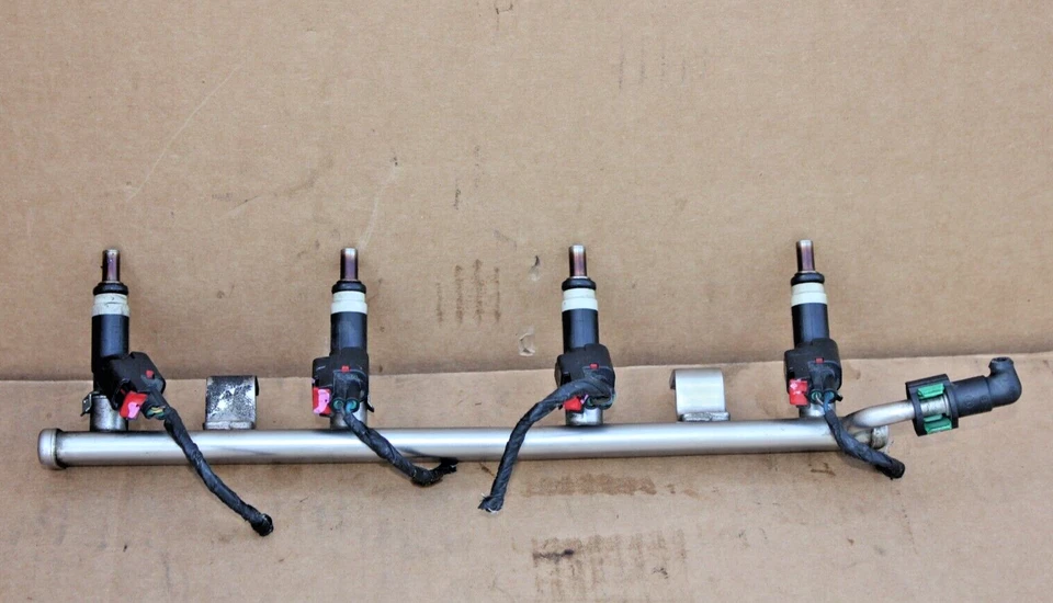 Trilho de combustível motor 2.4 Jeep Commander 04627355AA com injetores 04891577AC (183) - Imagem 1 de 2