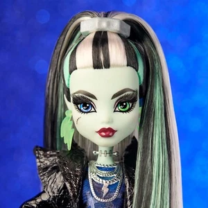 Monster High Haunt Couture Midnight Runway Frankie Stein Doll - Picture 1 of 6