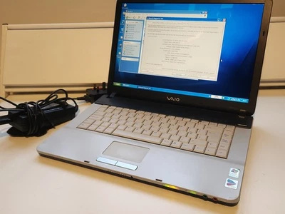 Retro Win Xp Sony Vaio Laptop - PCG-7G1M Charger & Bag Good Battery Read Below - Image 1 of 4