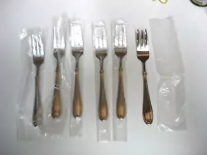 Glossy 18/8 Stainless NEW 6 COCKTAIL FORKS WALLACE SUMMERSET + 2 FREE GIFTS - Picture 1 of 8