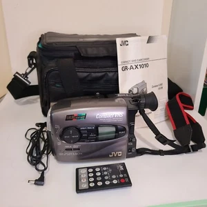 JVC GR-AX1010 VHS-C Videokamera mit Tasche und Fernbedienung. BATTERIE FEHLT UNGETESTET - Bild 1 von 14