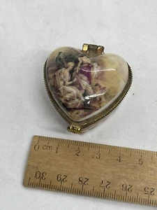 Trinket Box Pill Box Ring Box Gold Trim Deceased Est Heart Shaped Vintage - Picture 1 of 5