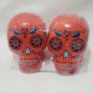 RED - DAY OF THE DEAD - SUGAR SKULL - SALT & PEPPER SHAKER SET - FREE SHIPPING - Picture 1 of 2
