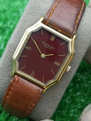 ELEGANT RAYMOND WEIL WATCH SWISS MADE 80s LATIN DIAL VERY RARE RED DIAL 30 MM - Image 1 of 4
