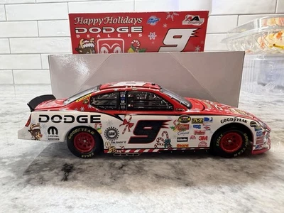 Auténtico coche diecast Happy Holidays Motorsports Kasey Kahne #9 NASCAR Foto 1 de 4