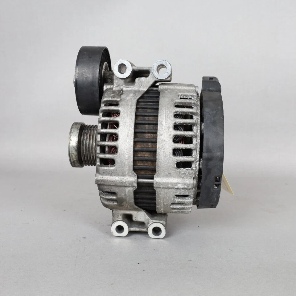 Alternador BMW X5 3.0 2007-2010 180 AMP 12317551256 OEM usado Foto 1 de 4