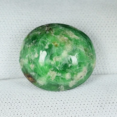 9.83 ct  NATURAL TSAVORITE - GREEN GARNET  OPAQUE CABOCHON See Vdo  0292 RC - Image 1 of 2