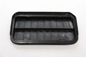 2017 - 2024 CADILLAC XT5 REAR RIGHT QUARTER PANEL PRESSURE AIR VENT OEM 13588034 - Picture 1 of 8