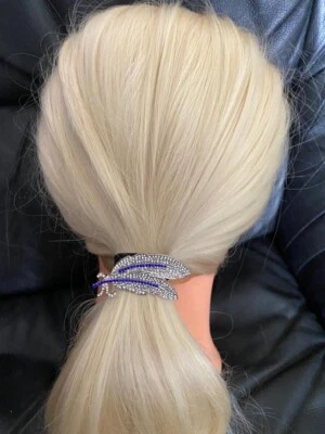 ¡Nuevo! Corbata para el cabello/plumas plateado/azul/3 pulgadas de ancho/bandas de diamantes de imitación ¡las mejores! Foto 1 de 3