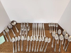 40 PCS Oneida PLANTATION Stainless Flatware Silverware Forks, Spoons, Knives - Picture 1 of 11