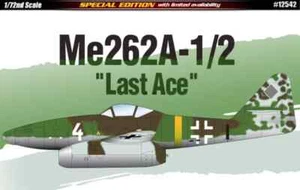 Academy #12542 1/72 Me 262A-1/2 "Last Ace" Aircraft Plastic Model Kit - WWII - Foto 1 di 6