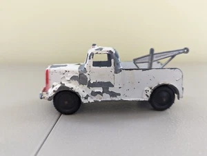 Vintage 1940's TOOTSIETOY Diecast Mack L-Line 4-1/2" Long Tow Truck Toy - Picture 1 of 6