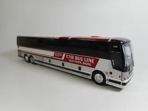 Iconic Replicas 1:87 PREVOST X3-45 Bus CYR bus Line USA - Picture 1 of 7