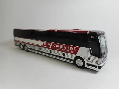 Repliche Iconiche 1:87 PREVOST X3-45 Autobus CYR Linea Autobus USA - Immagine 1 di 4