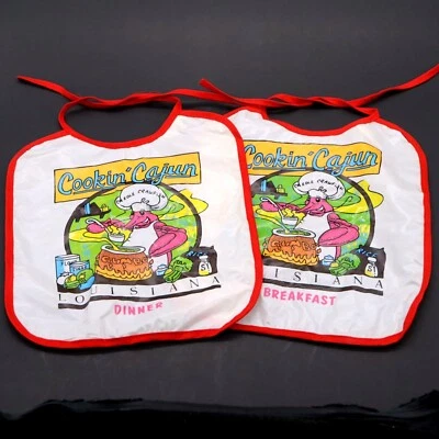 Juego de 2 baberos de bebé cajún de vinilo vintage Louisiana Crawfish Cookin' Cajun Gumbo Foto 1 de 4