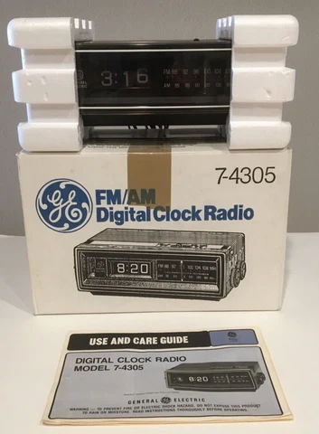 GE Vintage 1970's General Electric Digital Alarm Clock FM/AM Radio In Box 7-4305 Cover