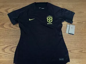 WOMENS NIKE BRAZIL SOCCER JERSEY SLIM FIT SIZE MEDIUM NWT $95 - Picture 1 of 5