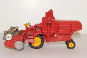 1961-64 Corgi 1111 MF Combine Harvester - Picture 1 of 7