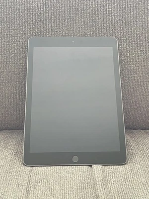Apple iPad 6th Gen Tablet 9.7in WiFi Model A1893 32GB Silver iOS Touch ID - Image 1 of 4