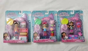 NEU IM KARTON GABBY'S PUPPENHAUS SET (3) ART STUDIO, FLOWER-RIFIC, KITTY KARAOKE - Bild 1 von 14