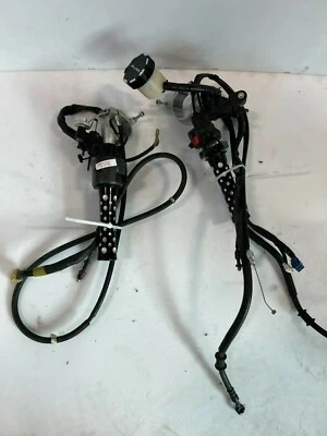 09-14 Yamaha YZF R1 MANILLAR LADO DERECHO IZQUIERDO CLIPS CONTROLES EMBRAGUE FRENO  Foto 1 de 4