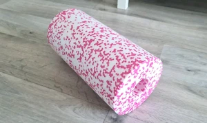 Faszienrolle Blackroll MED 30 x 15cm in weiß/pink, neuwertig - Bild 1 von 2