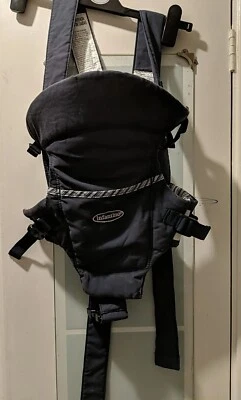 Portabebés INFANTINO Easy Rider 3,6-9,1 kg (8-20 lb) paquete azul marino  Foto 1 de 4