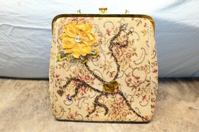 VINTAGE 1950s 1960s WOMENS TAPESTRY PURSE 11 INCH BASE 11.5 INCHES TALL 122A - Imagem 1 de 4