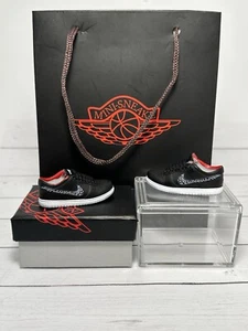 Jordan Low  mini Sneaker Keychain with Shoe Box 3D Gift/Charm High Quality - Picture 1 of 10
