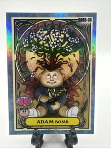 GARB-34 Adam Bomb By Blue/99 Garbage Pail Kids 40th Rebecca Puebla - Imagen 1 de 2