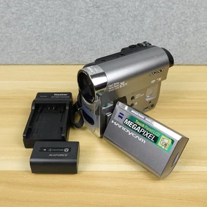 Sony DCR-HC62 MiniDv Mini Dv fotocamera stereo videocamera batteria e caricatore - Foto 1 di 16