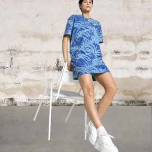 Puma NWT Women's Palm Resort Short Sleeve T-Shirt Dress Size Medium - Picture 1 of 9