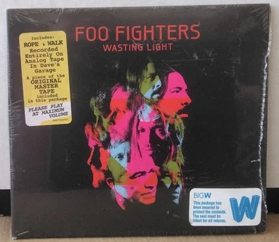 FOO FIGHTERS Wasting Light ROSWELL/SONY 88697-84493-2 AUS Digipak SEALED 2011 CD - Image 1 of 2