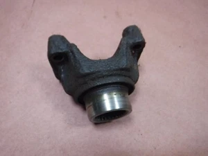 Jeep Cj5 Cj7 Cj8 76-86 Dana 30 Front Axle Pinion Yoke Through Bolt Free Ship - Imagen 1 de 4