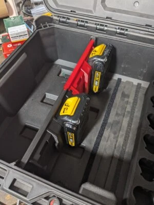 DeWalt Battery Holders 4 PACKOUT, integrated battery storage, 18V / Flex Volt - Image 1 of 4