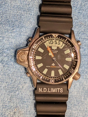 Reloj Citizen Aqualand Promaster Diver C023-088051 Y Cuarzo Raro Foto 1 de 4