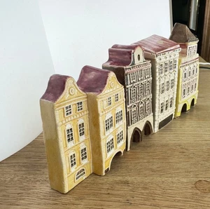 Praga Miniatura Porcelana Cerámica Casas Handmande Juego de 6 Plaza de la Ciudad Vieja - Imagen 1 de 9