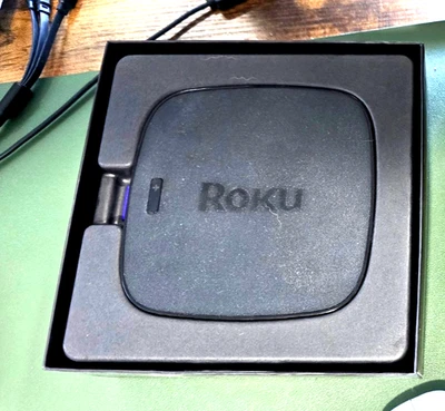 Roku 4670RW Ultra 4K/HD/HDR Streaming Media Player - Image 1 of 2