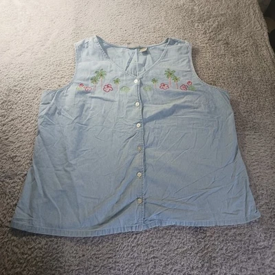 Top Classic Elements Chambray Bordado Botón Frontal Cuello en V 20/22W Palm Resort Foto 1 de 4