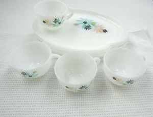 Vintage Milkglass Tea Cup And Cookie Plate Gift Set. Set of 4 - Picture 1 of 8