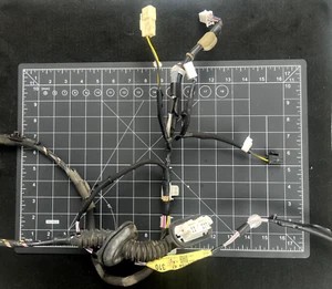 2011-2015 Toyota Prius 82154-47310 rear door wiring assembly No 2 - Bild 1 von 3