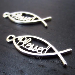 Dijes antiguos plateados Blessed Christian Fish 28 mm C9633 - 10, 20 o 50 piezas - Imagen 1 de 3