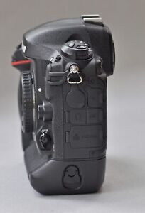 Nikon D4S 16.2MP Digital SLR Camera Body - shutter count : 15.994